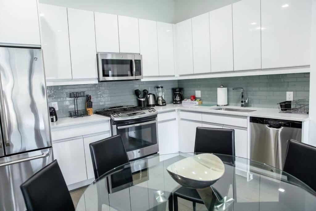 Dharma Home Suites Hoboken Room photo